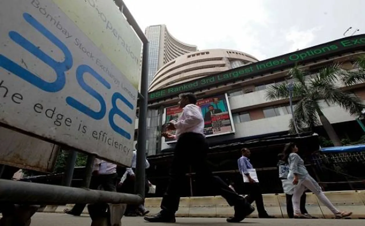 Indian stock markets record losses owing to selling pressure in banking, IT and pharma stocks