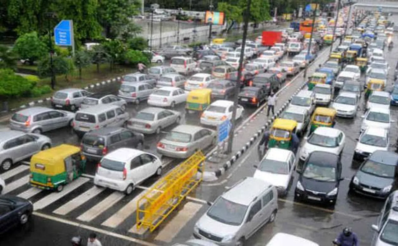Delhi: Traffic restrictions enforced on Dussehra and Durga Puja Visarjan
