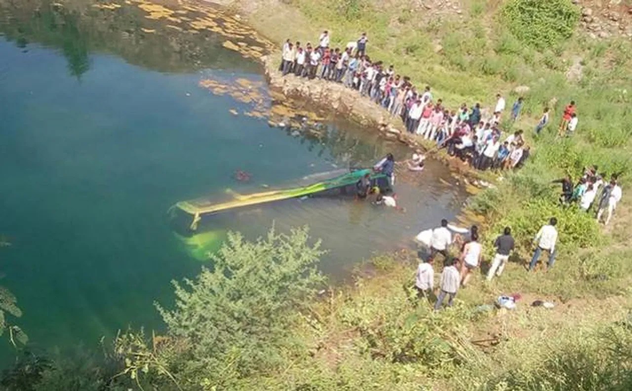 Watch: 14 killed, several injured after bus carrying 40 passengers falls in to gorge in Ratlam