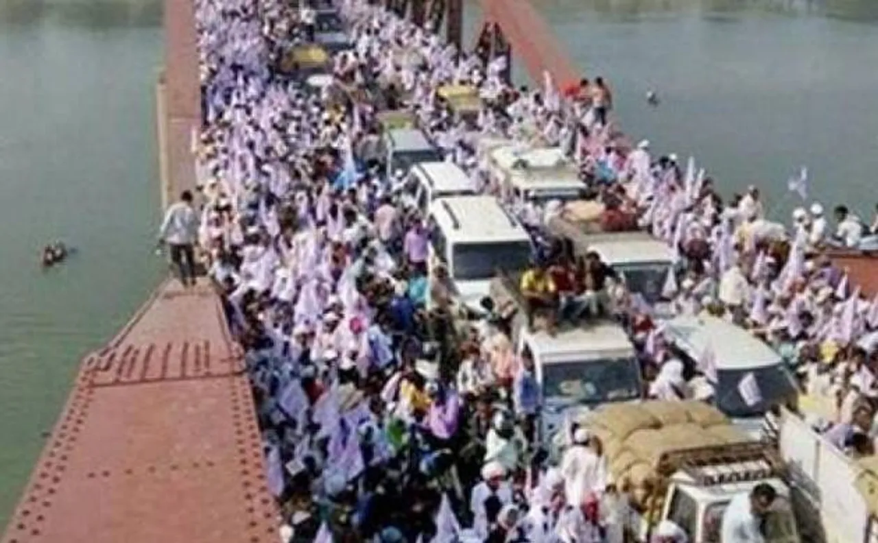 Varanasi stampede: Sharad Yadav asks for guidelines to curb such tragedies during religious gatherings 
