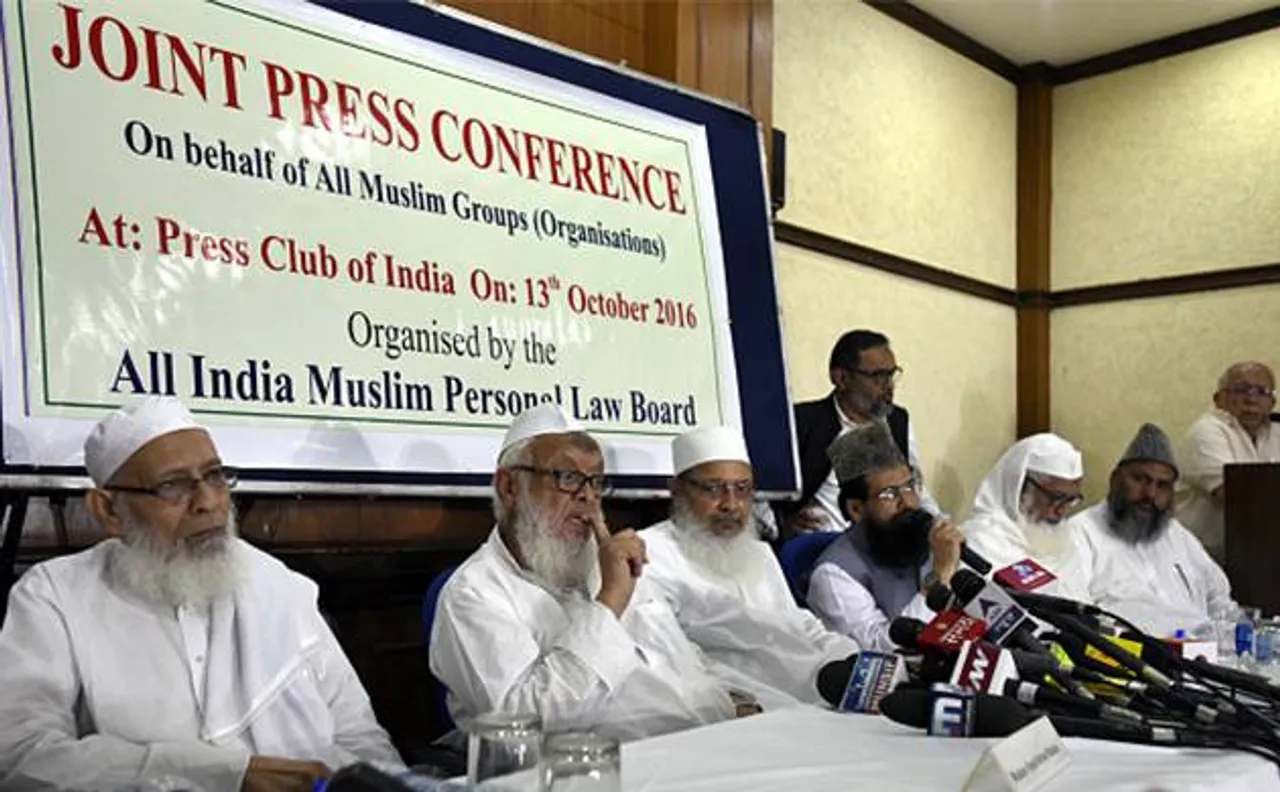 Muslim sects criticize government, unite to protest against interference in personal law