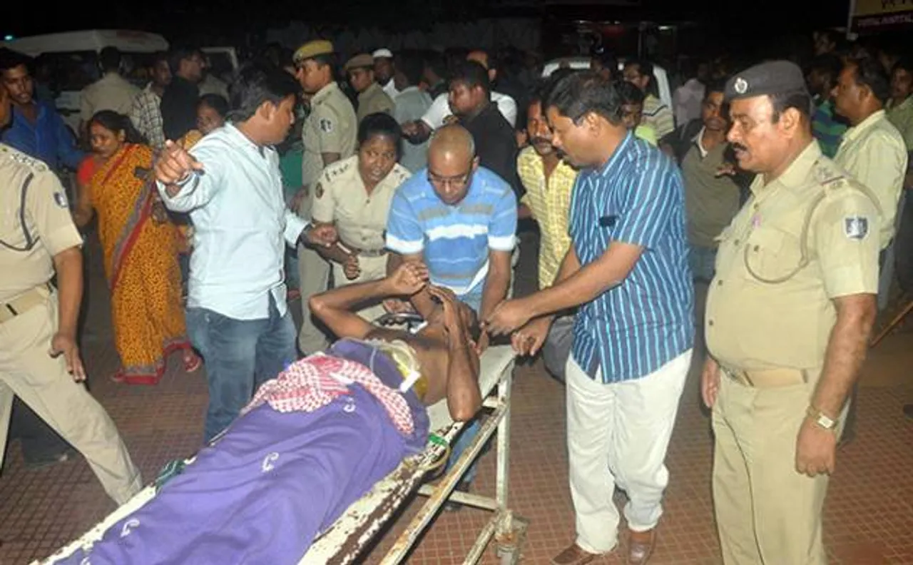 Top 5 news at 1pm on Oct 18: Odisha hospital sealed; Modi's Parivartan Rally and more