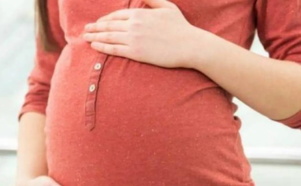 Women aged 40 or over are less likely to have babies with birth defects: study