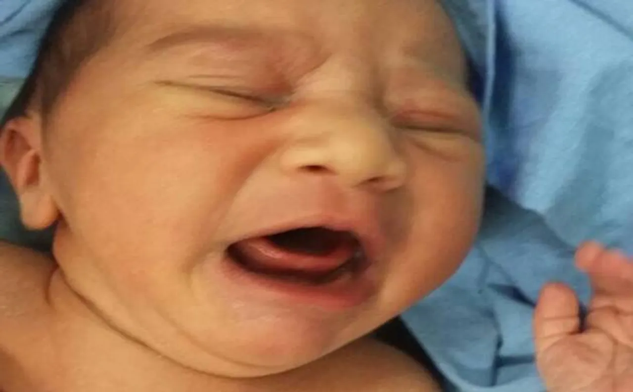 Delhi: Female baby abandoned by family, taken care by police