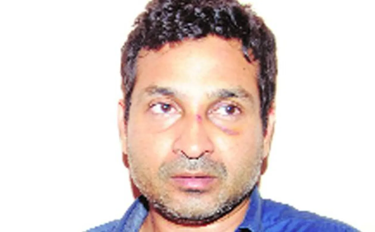 Beedi tycoon convicted of killing security guard allegedly threatens his brothers from jail using his mobile phone