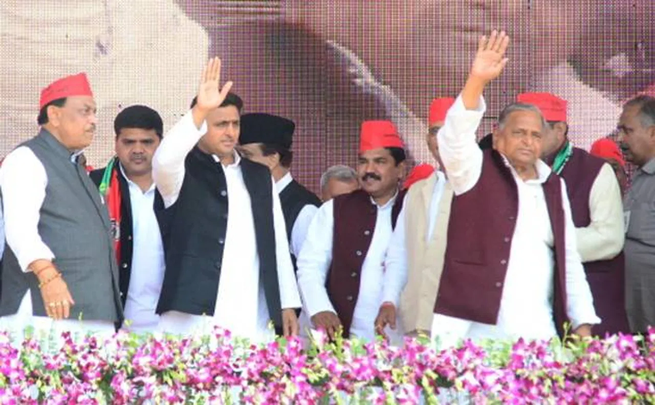 As party totters on brink of split, Mulayam may take strict action against Akhilesh