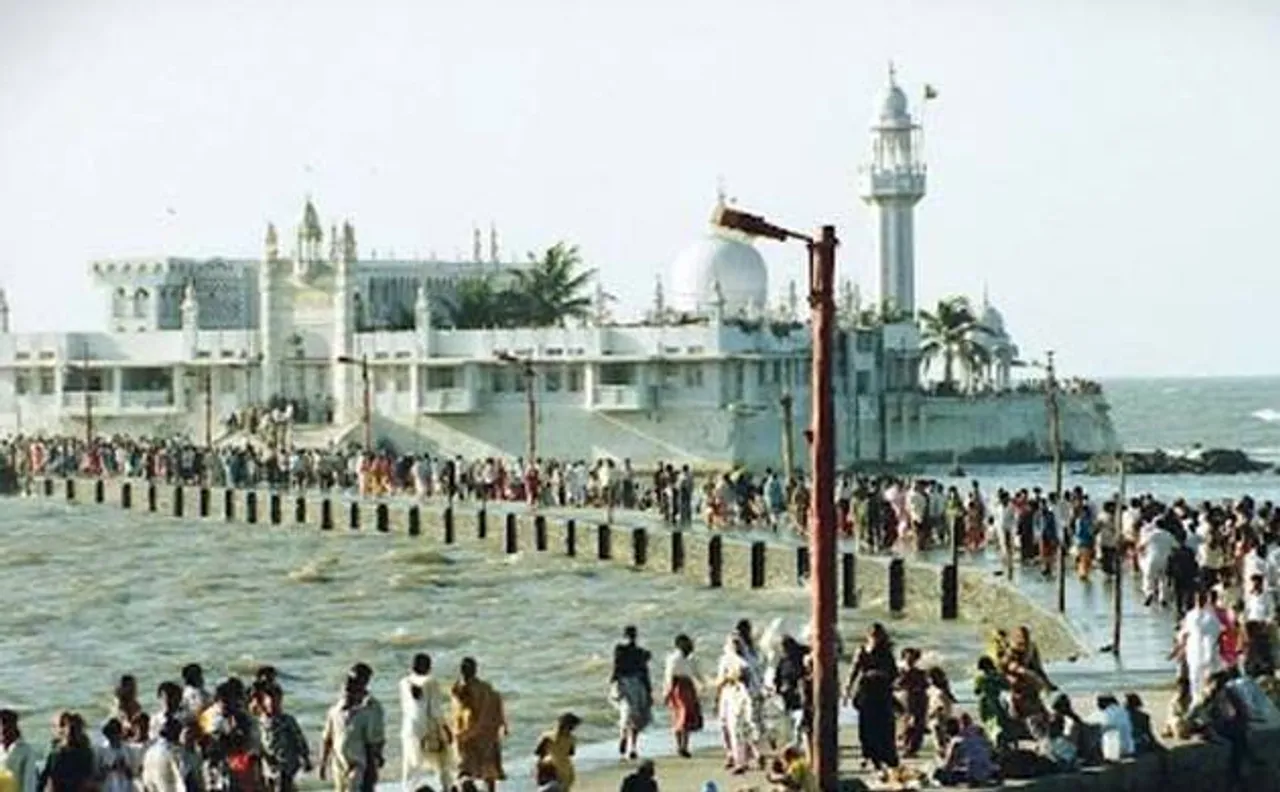 Mumbaiâ€™s Haji Ali Dargah informs SC itâ€™s ready to allow women entry in sanctum sanctorum