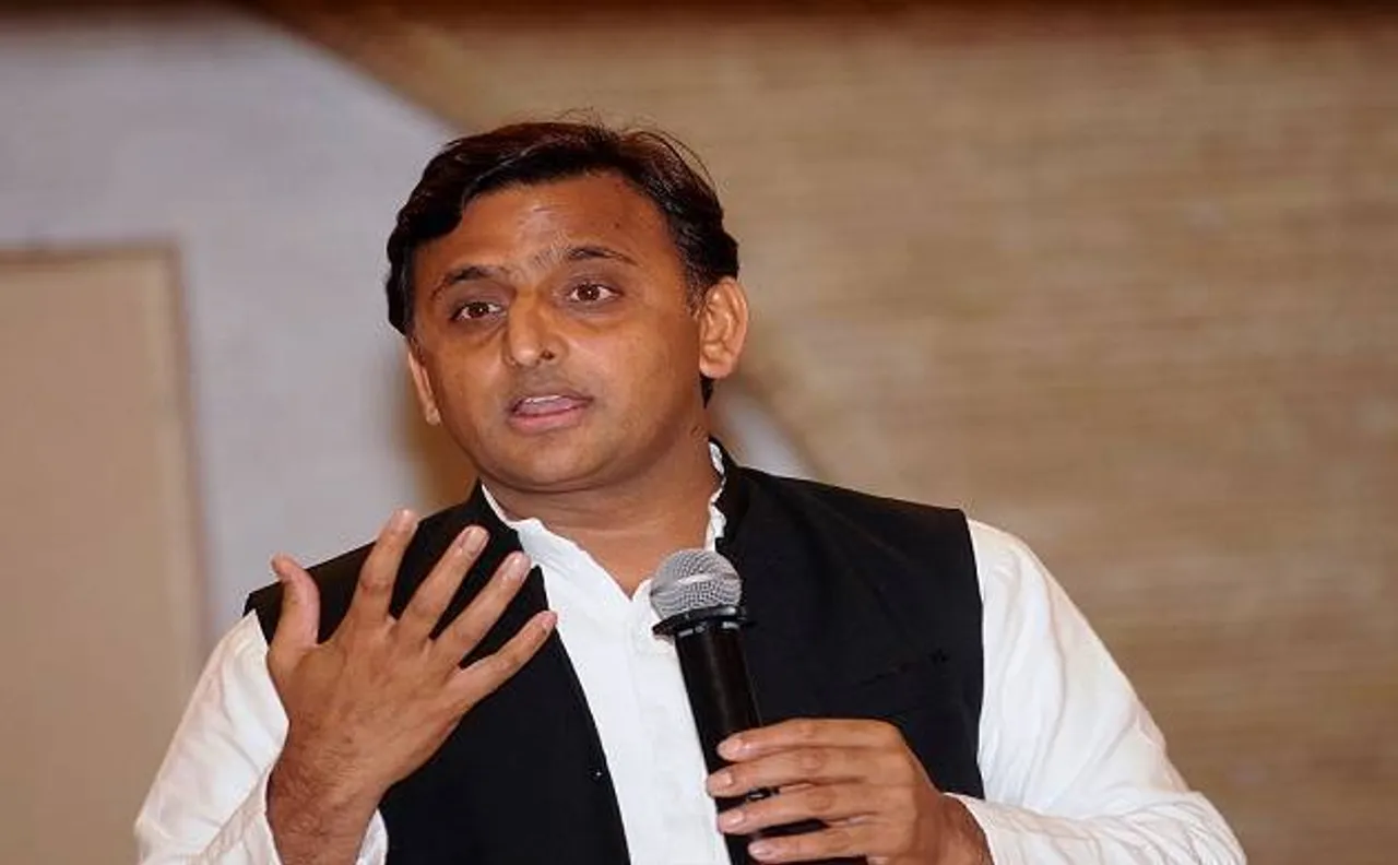 Yadav family fued: Emotional Akhilesh vows to weed out conspirators, says never planned to form new party