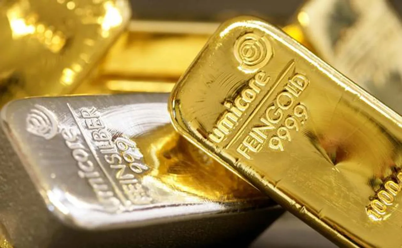 Gold recovers on renewed buying, Silver crosses Rs 43K-mark