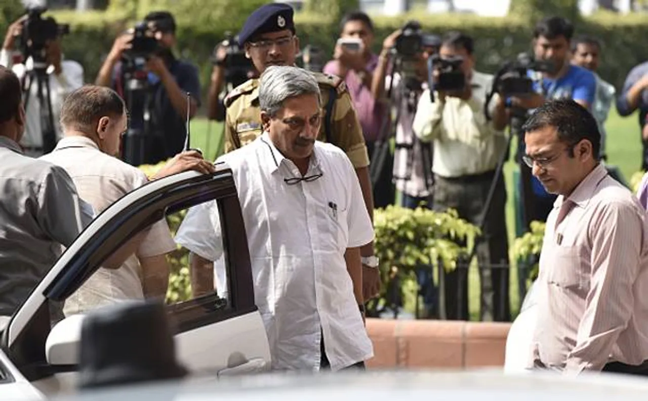 Armed forces disappointed over rank parity with civilians; Manohar Parrikar to look into it