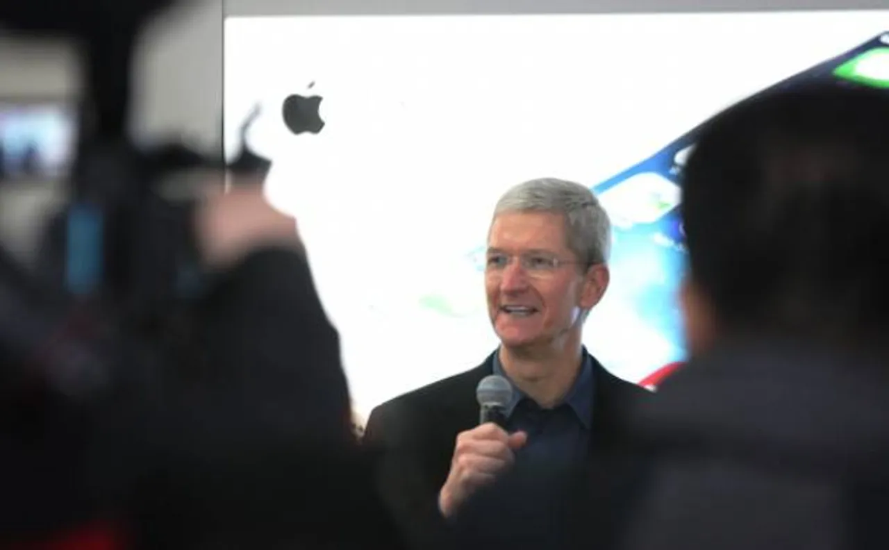 Tim Cook hails Jio tie-up; conveys excitement about 4G investments in India