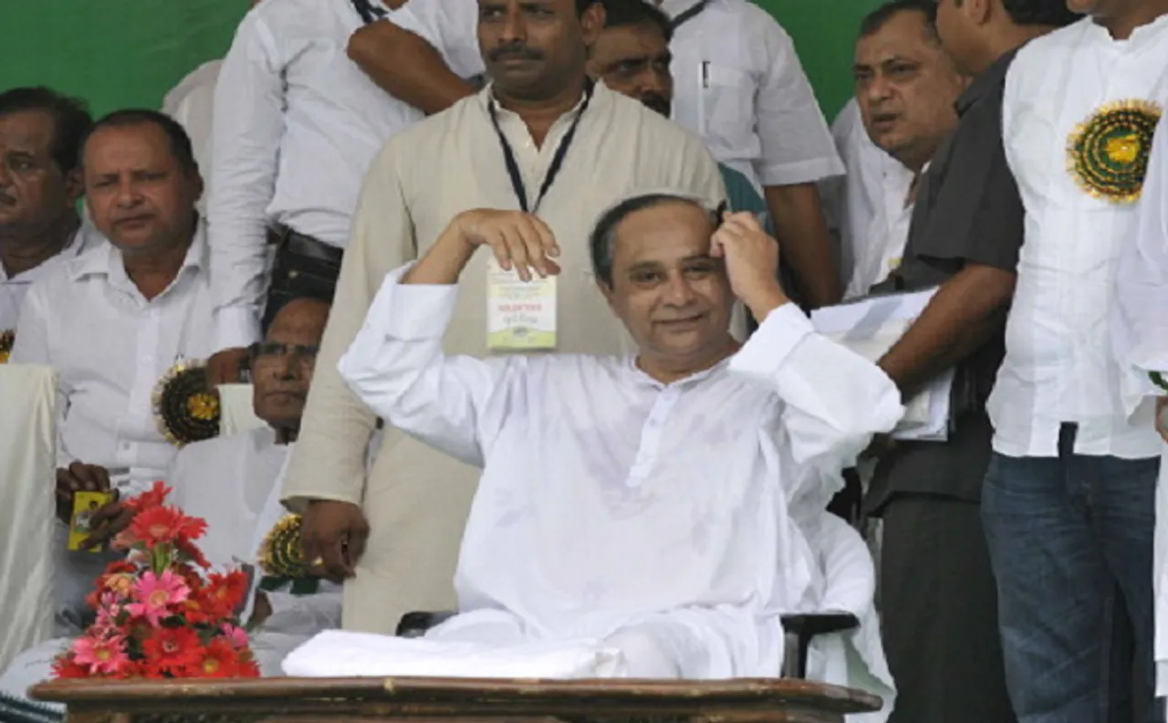 Odisha CM Naveen Patnaik shown black flags at Mayurbhanj district