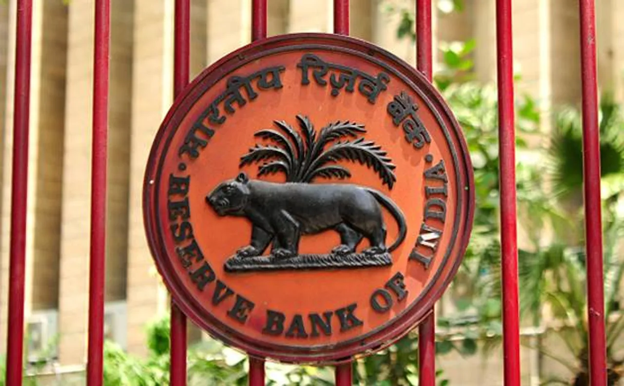 RBI asks banks to increase vigil to contain fake note circulation in country