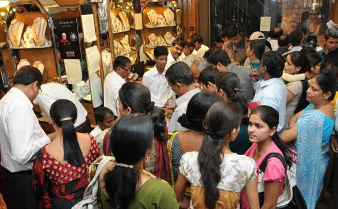 Diwali: Gold, Jewellery sales rise up to 30 per cent on Dhanteras