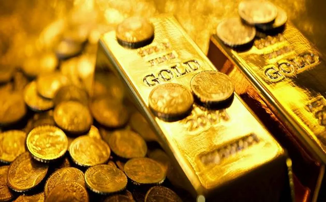 Gold prices fall by Rs 110 to Rs 30,590 at bullion market on Dhanteras