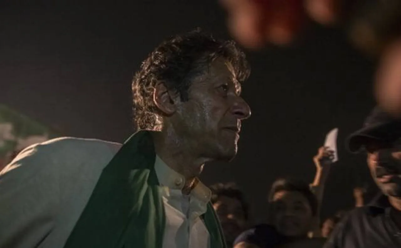 Imran Khan calls party workers to prepare for showdown with Nawaz Sharif government