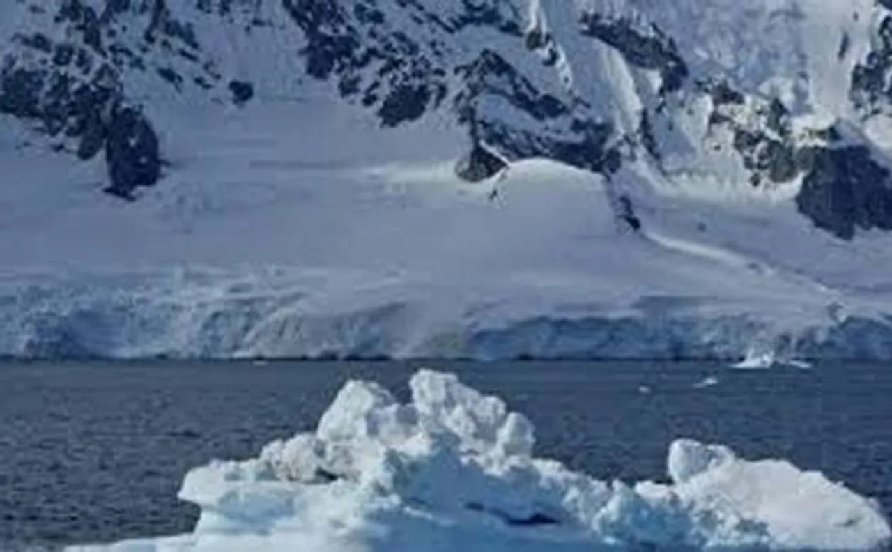  CO2 in oceans may be responsible for making Earth move in an ice age every 100000 years                 