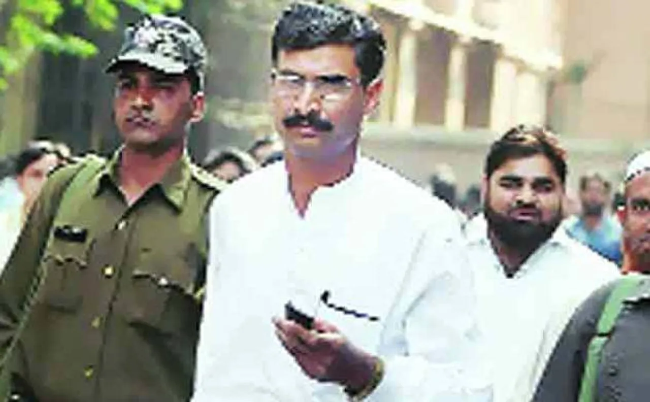 Sohrabuddin Sheikhâ€™s brother Rubabuddin attacked in Ujjain over property dispute