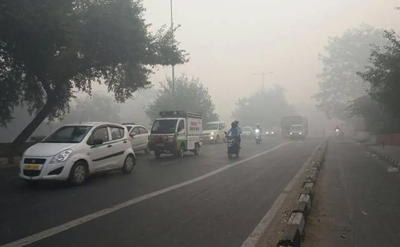 On Diwali, crackers send Delhi's air quality plunging to 'severe' category