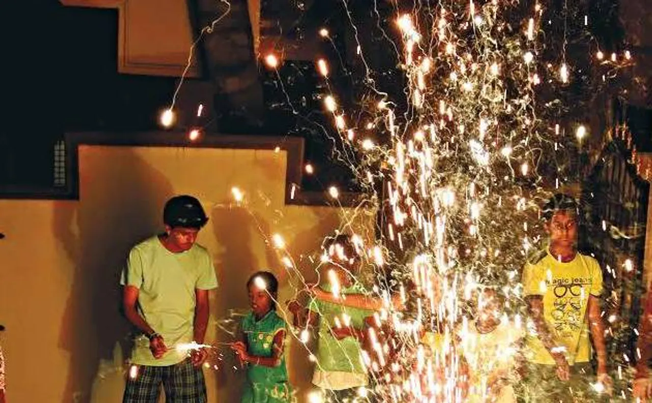 Delhi reports 173 fire-related incidents on Diwali