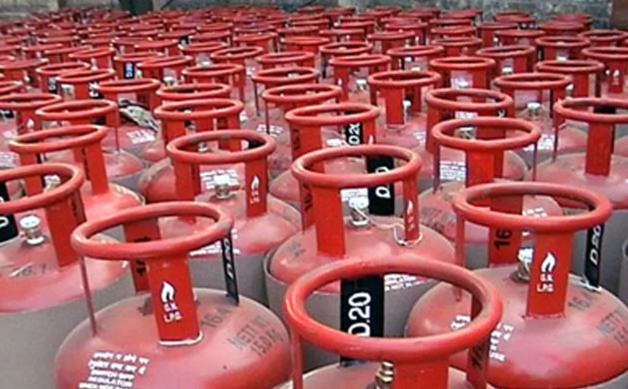 Non-subsidised LPG cylinder price hiked by Rs 38.50 to Rs 529 in Delhi
