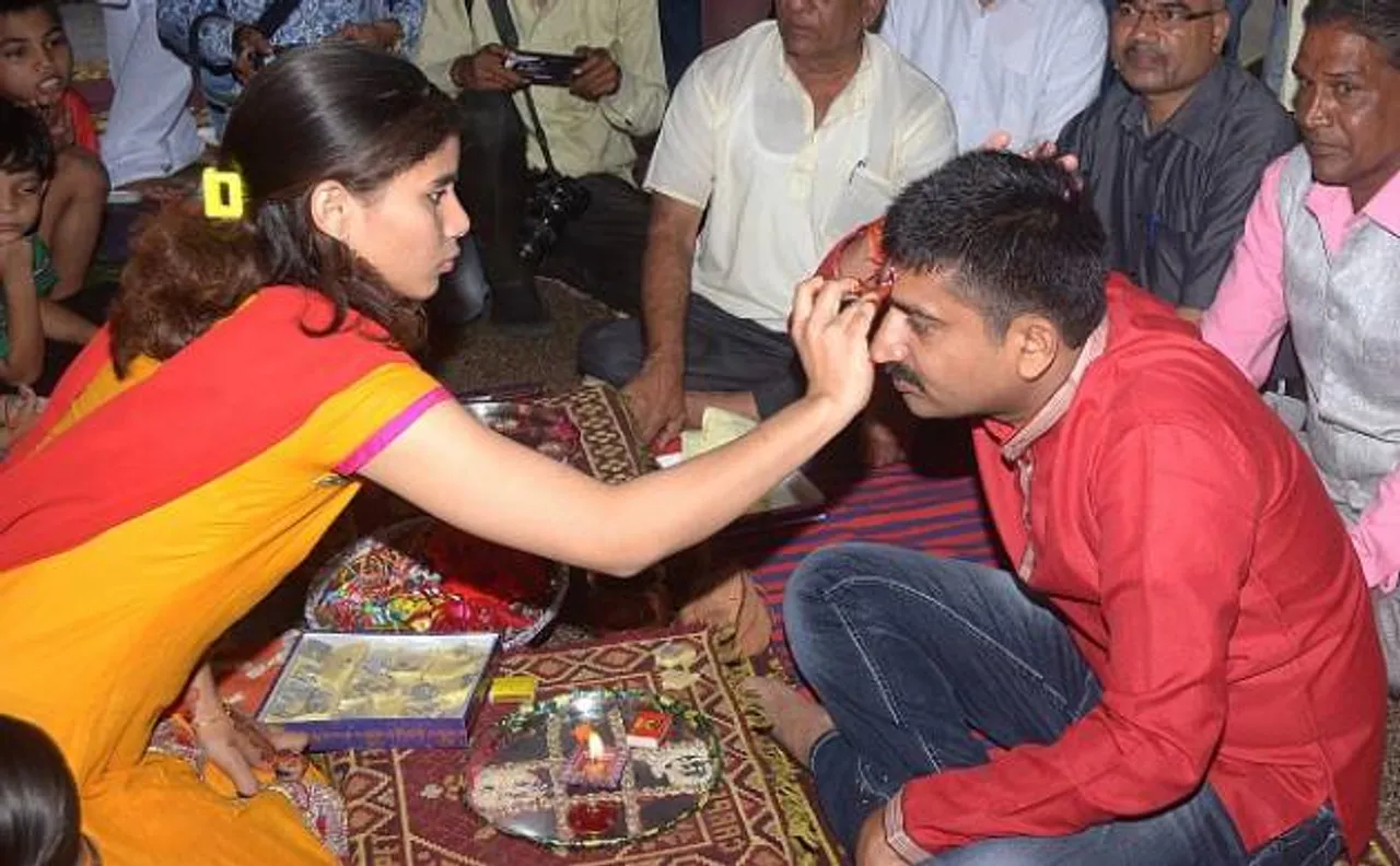 Bhai Dooj 2016: Know puja vidhi, subh muhurat and auspicious timings