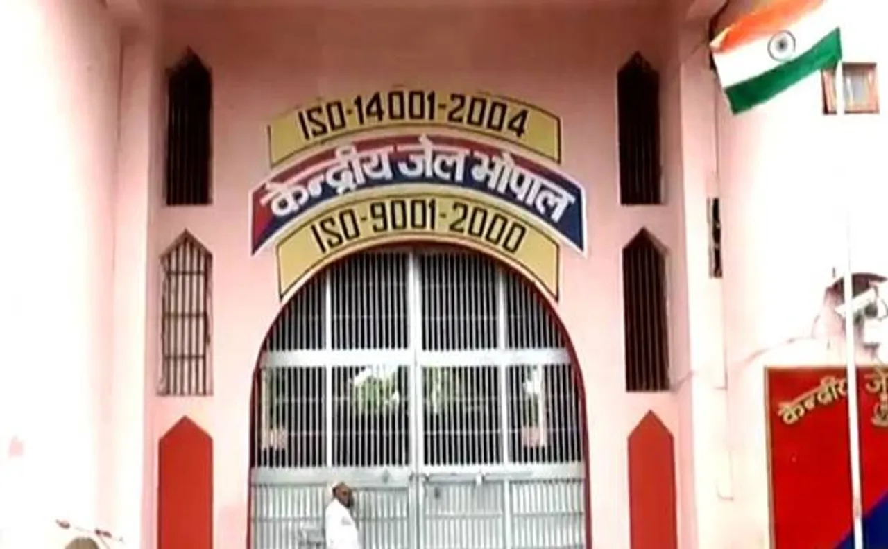 Bhopal SIMI jailbreak: High alert sounded in Delhi, MP after 8 terrorist escape
