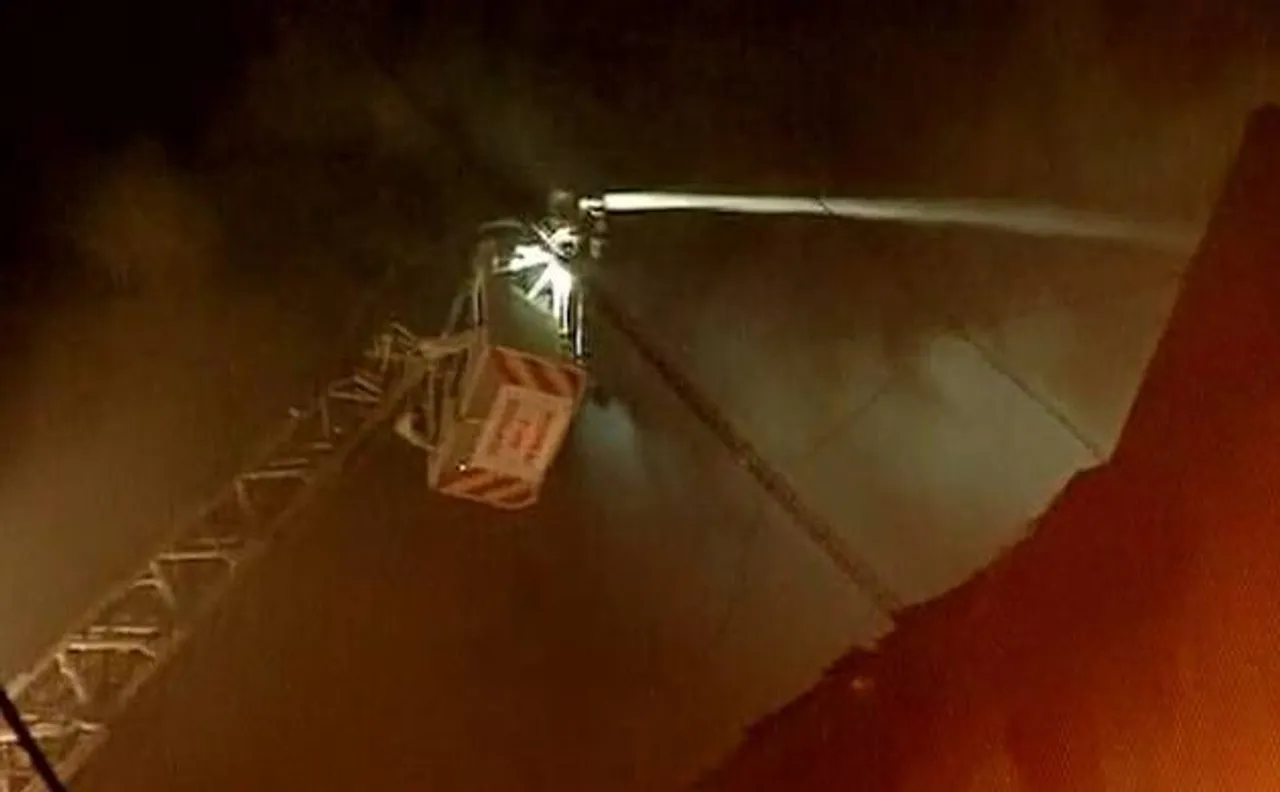 Major fire breaks out near Dream Land Theatre in Mumbai, eight fire tenders rushed to spot