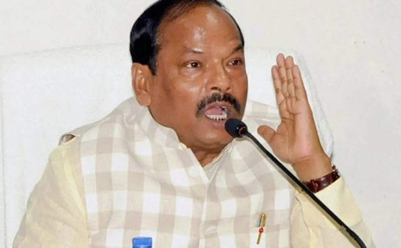 Jharkhand Chief Minister Raghubar Das offers financial aid to victims of Maoist attacks