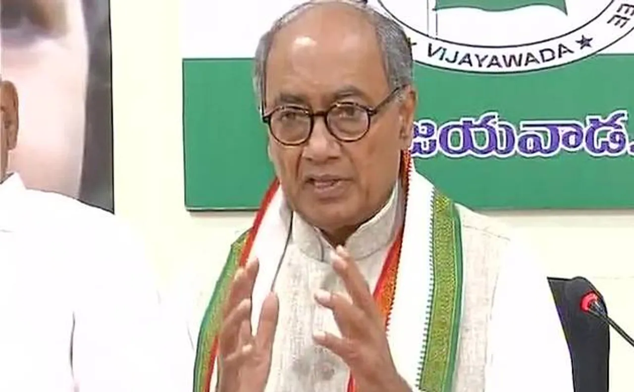 Why do only Muslims break out of jail and not Hindus: Digvijaya Singh on Bhopal prison break 