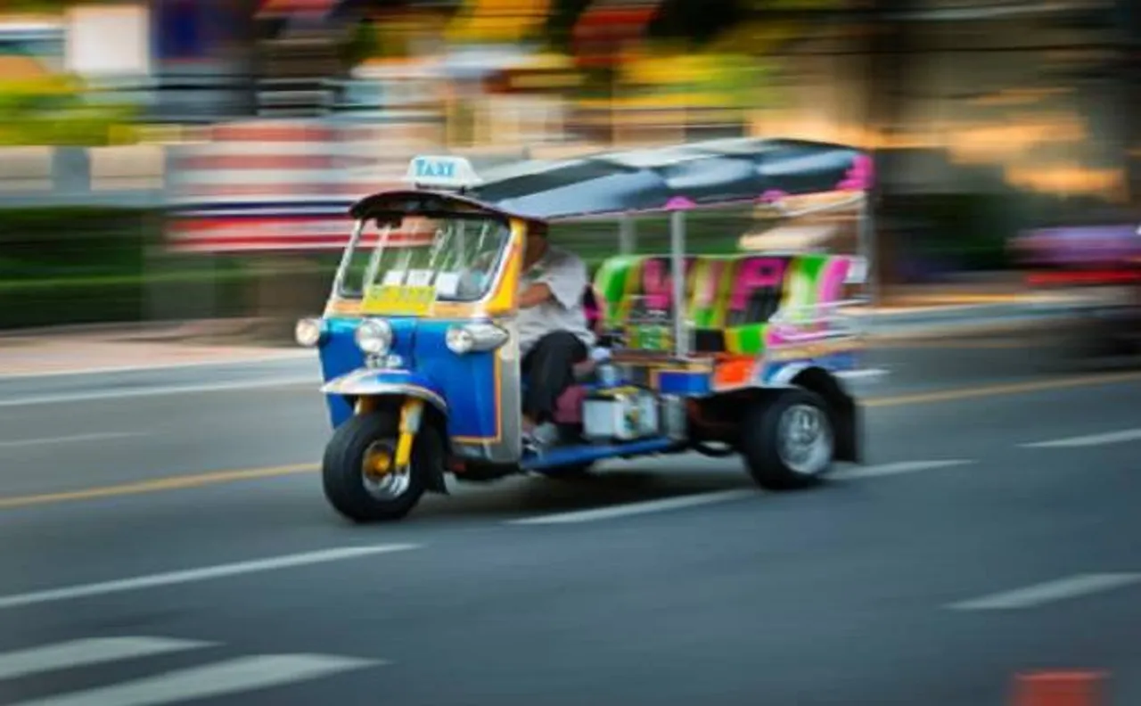E-ricksaws overcharging kill 3, injure 12 in Delhi 