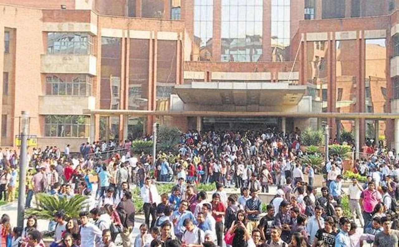 Noida: Amity University business management student allegedly commits suicide in hostel room