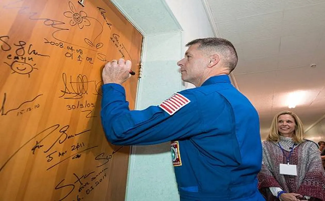 US Poll: NASA astronaut casts absentee vote from space 