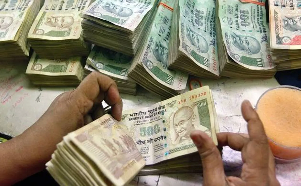 Bollywood celebrities laud PM Modi's decision to abolish Rs 500 and Rs 1000 currency