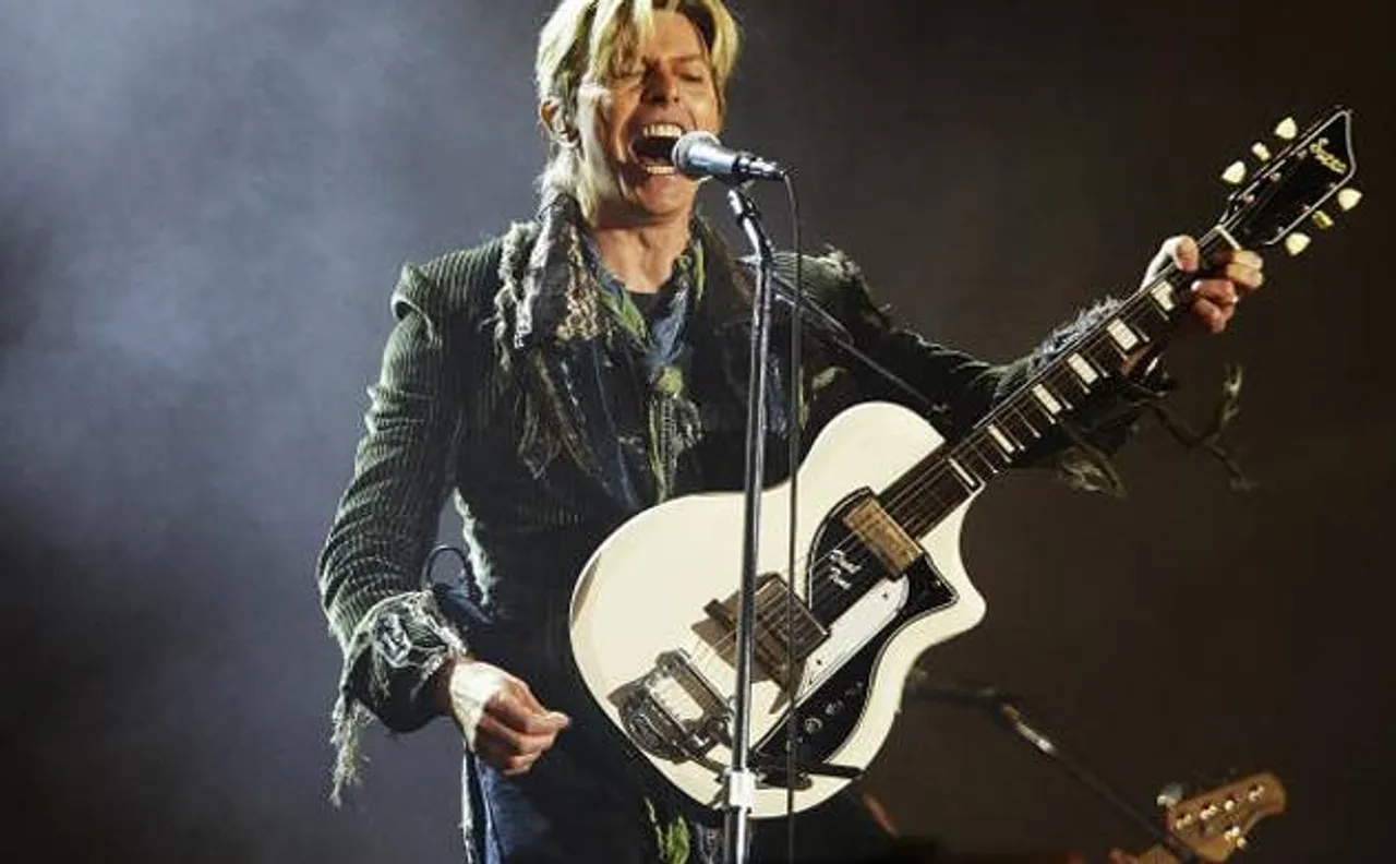 Fans launches crowd-sourcing campaign to fund a statue in David Bowie honour