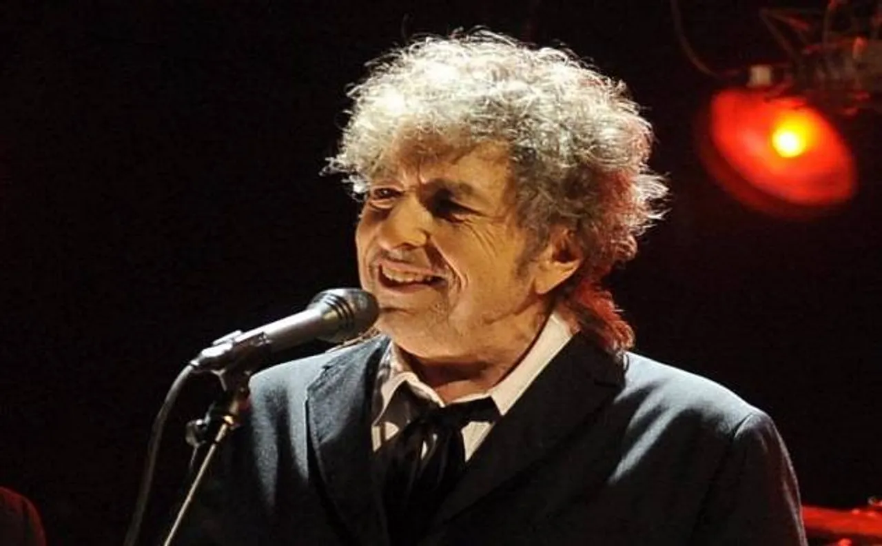Javed Akhtar, Prasoon Joshi celebrate Bob Dylan's Nobel win