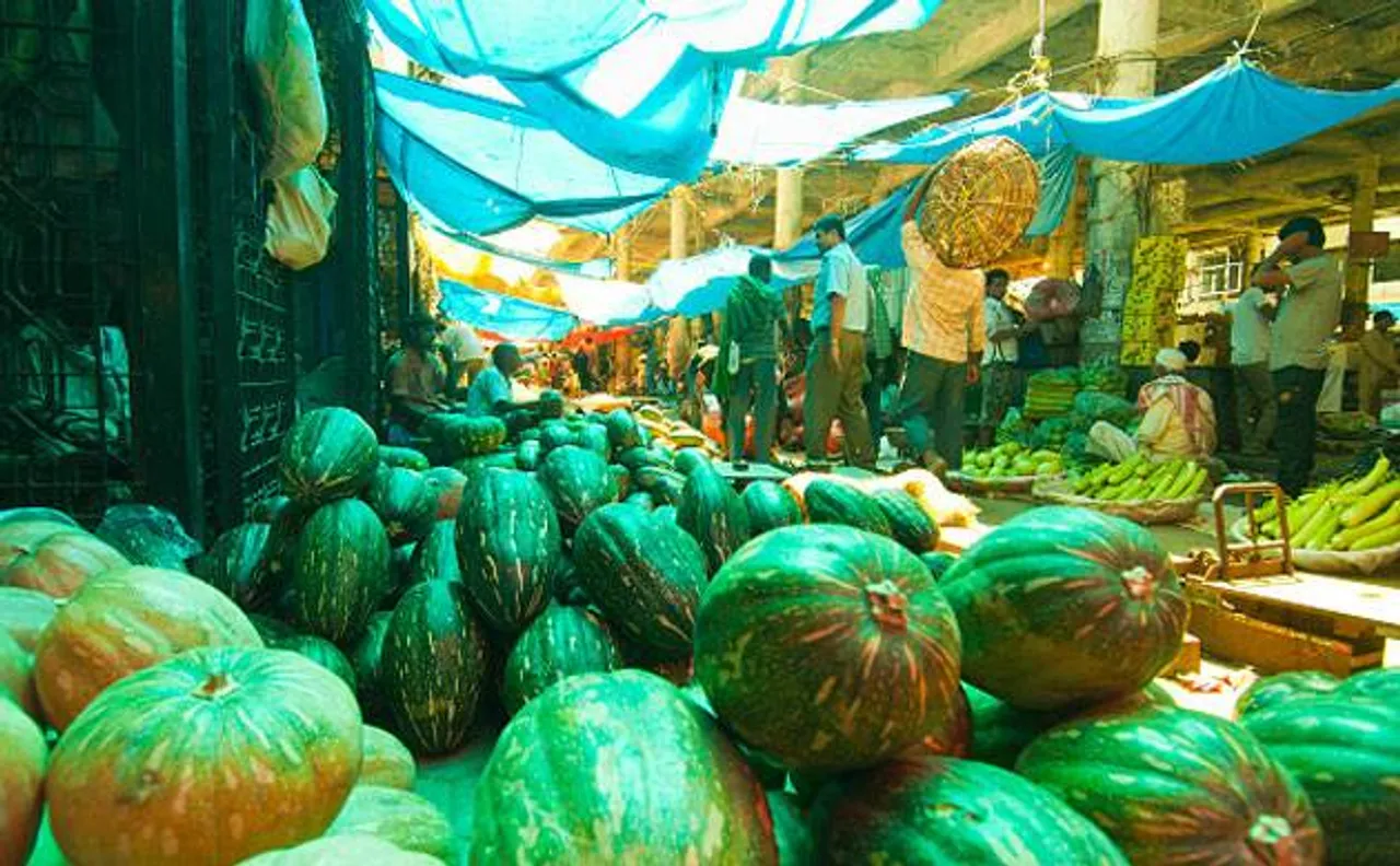 Demonetisation: Significant dip in sales of fruits, vegetables witnessed in wholesale market
