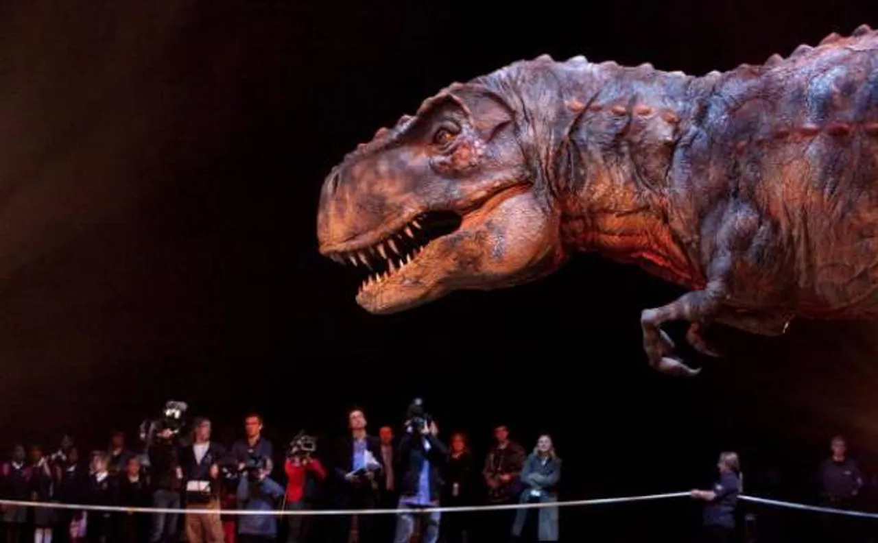 Worldâ€™s biggest dinosaur robots exhibited in Japan