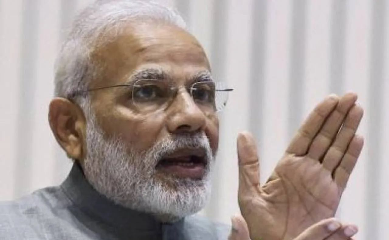â€œThank you bhaiyya,â€ says PM Modi to journalists who congratulated him for demonetisation