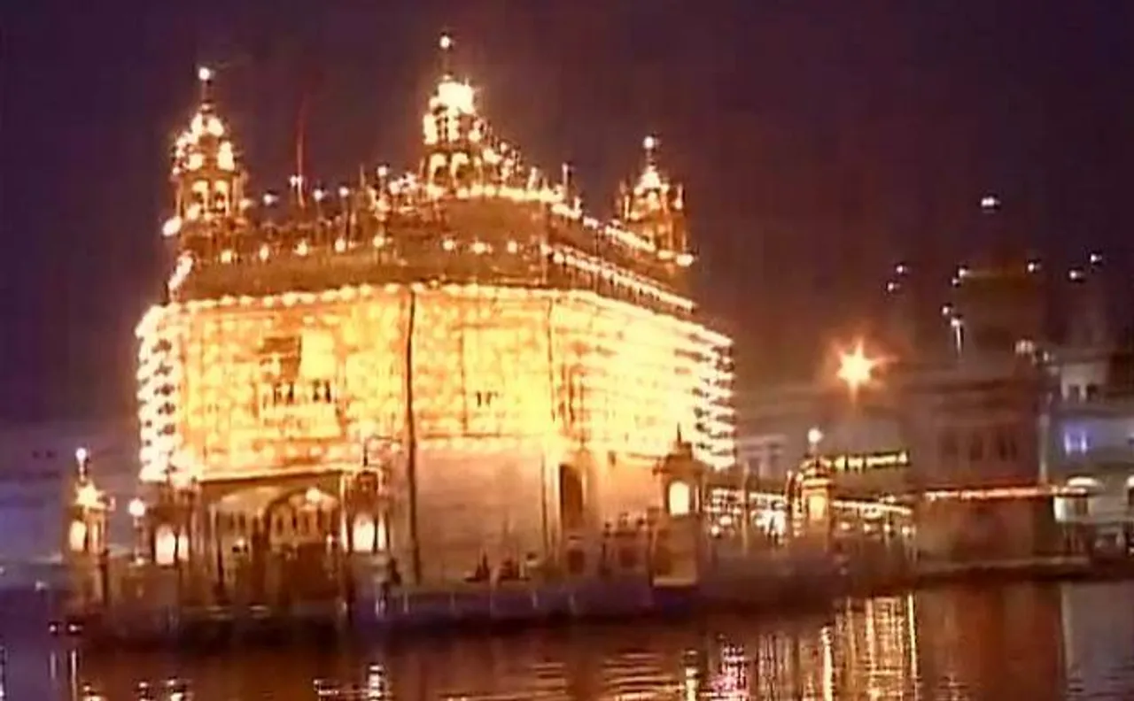 Watch: Guru Nanak Jayanti celebrations at Golden Temple, Gurudwara Bangla Sahib