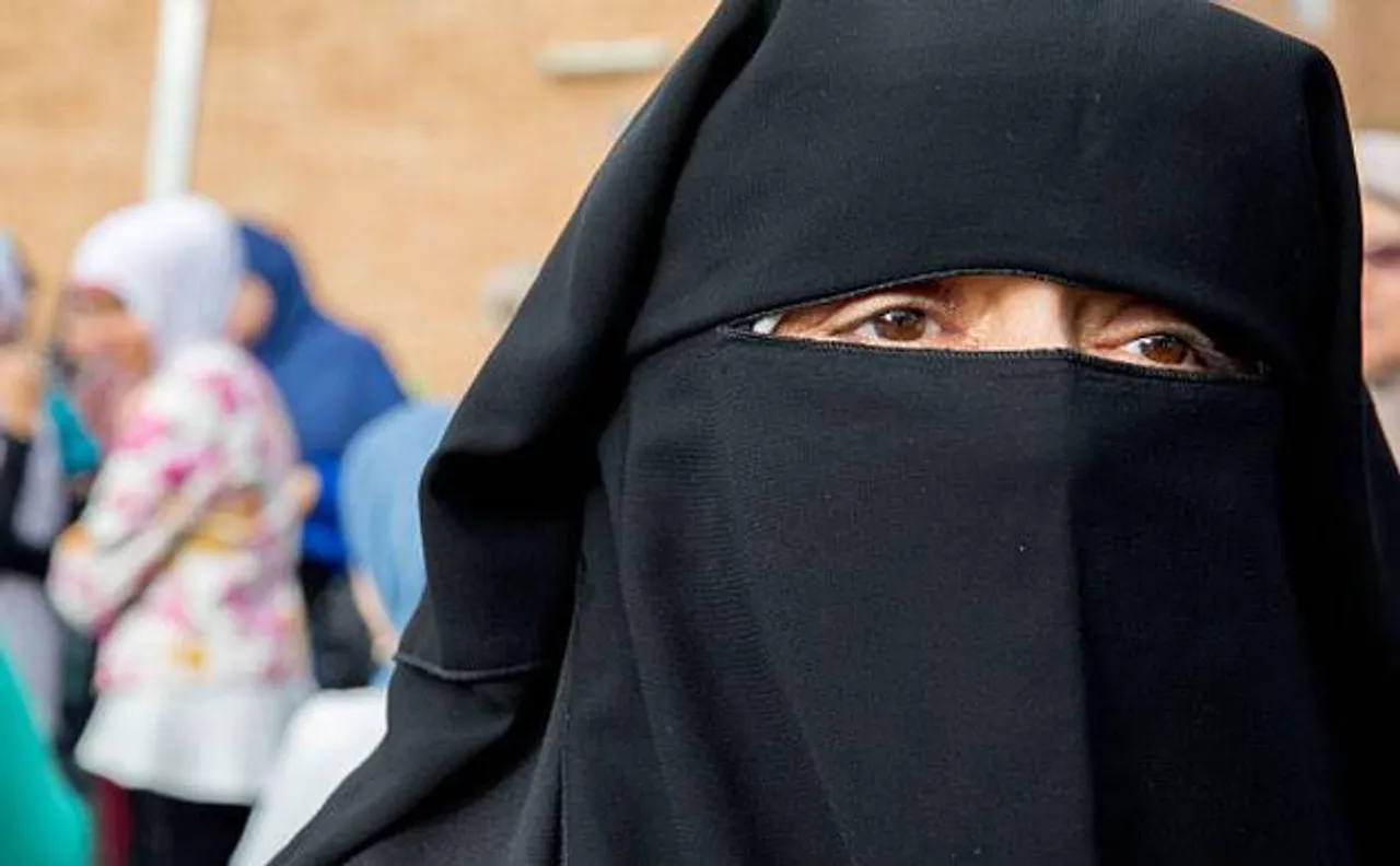 Hijab wearing Muslim woman threatened with being set on fire in US