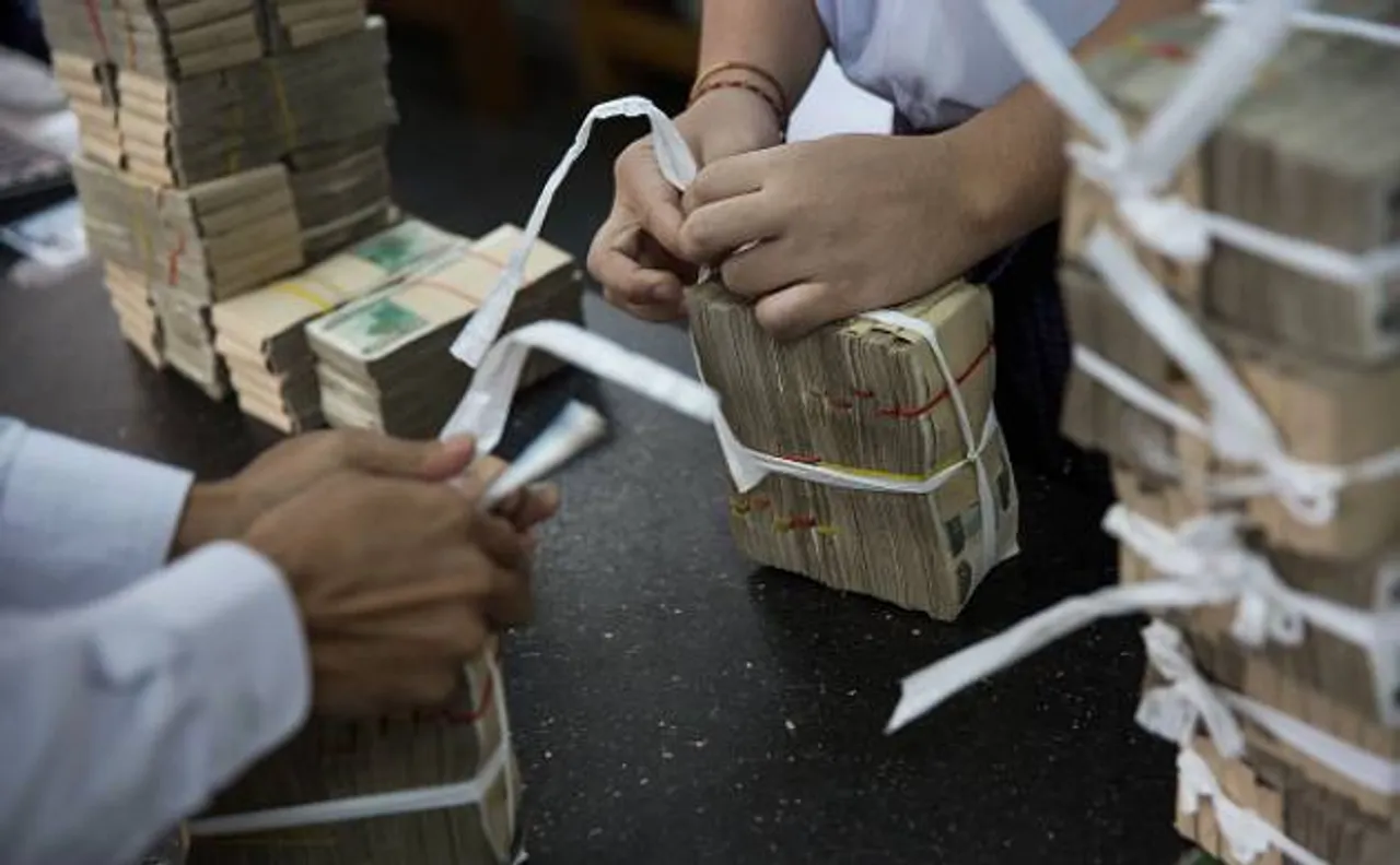 Rs 61.98 lakh seized from passenger at Kozhikode bus stand 