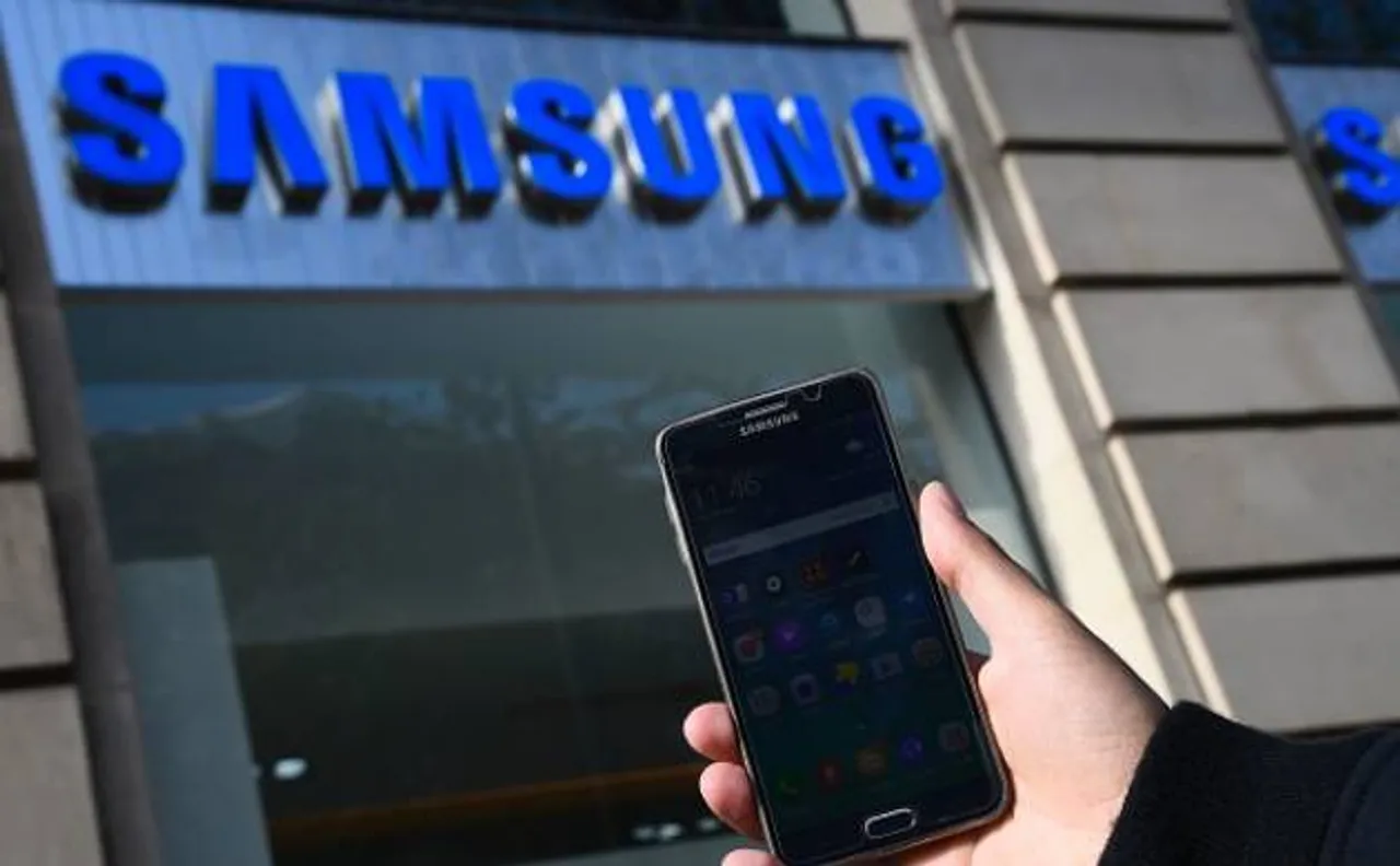 Damage to Samsung Galaxy Note 7 led to smoke in flight
