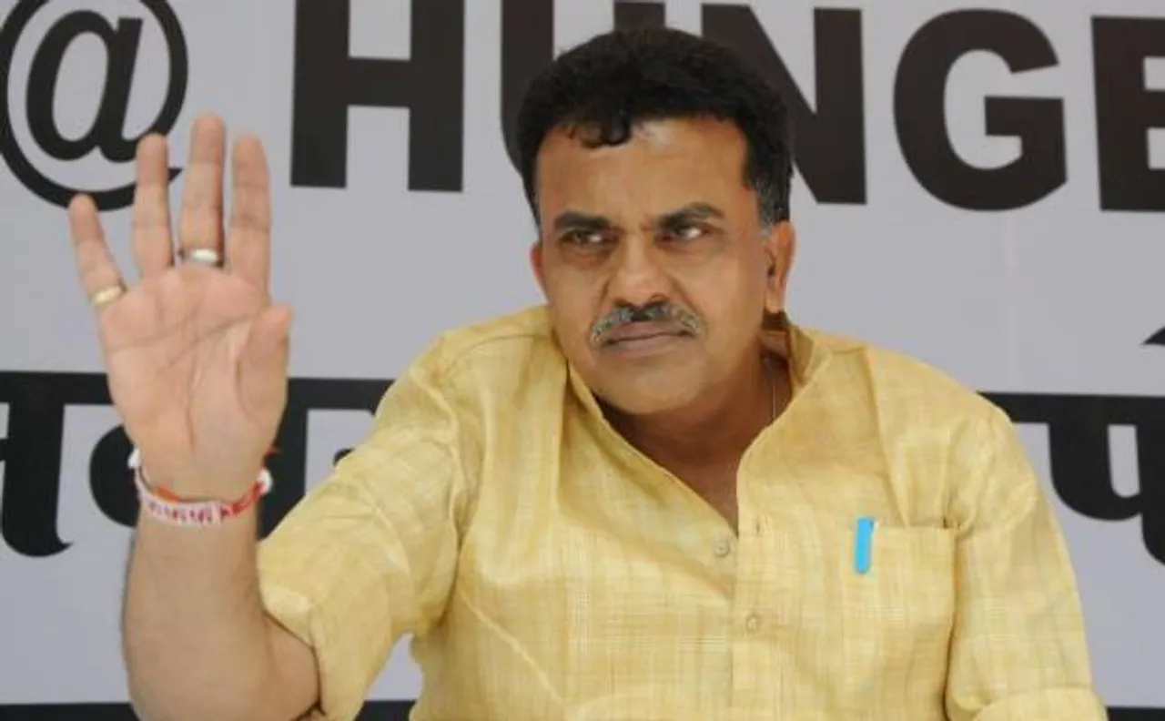 Congress plans 'Money ki Baat' drive against Modi govt's currency ban move