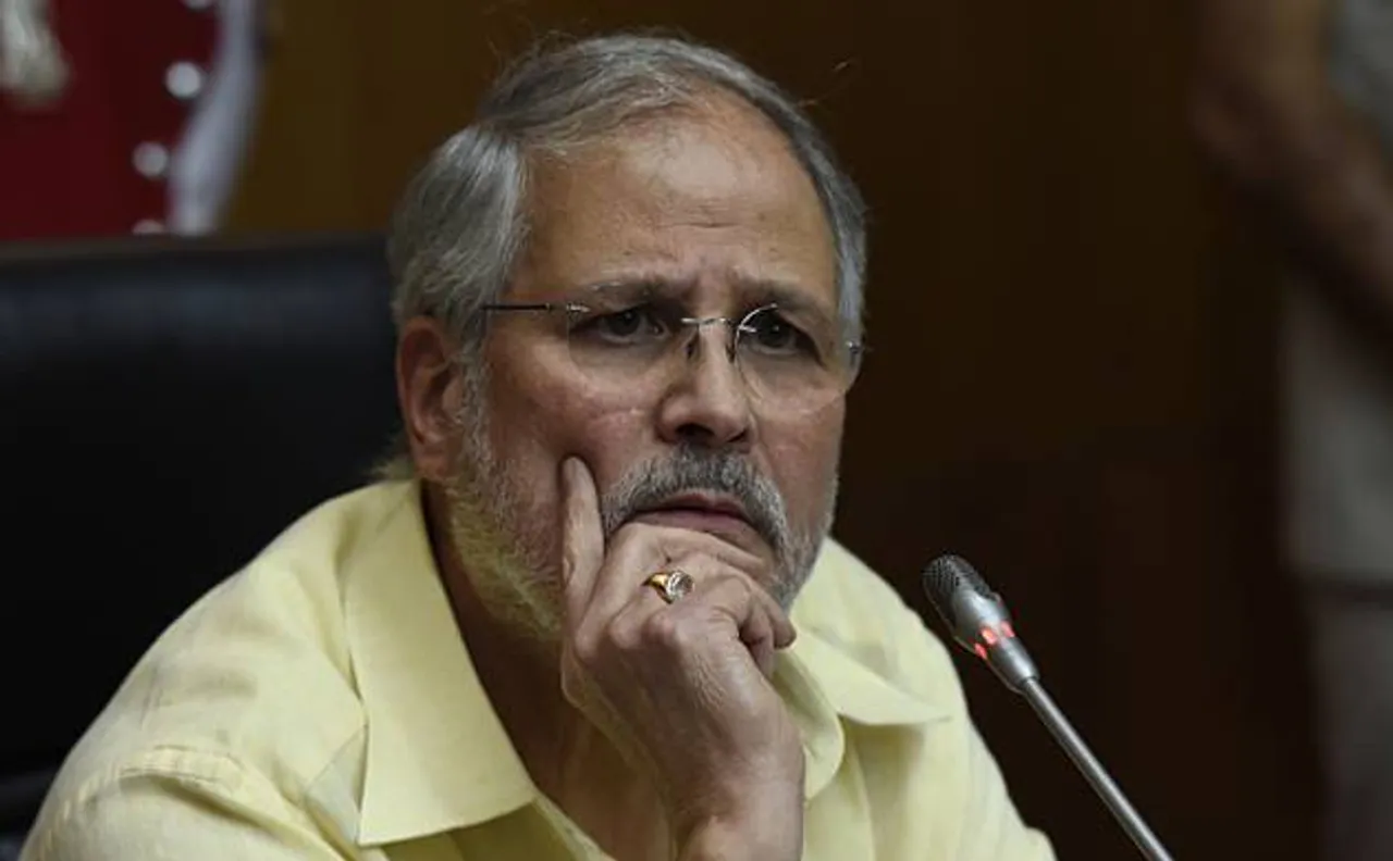 Air pollution in Delhi: Lt Governor Najeeb Jung issues instructions to seize all diesel vehicles older than 15 years