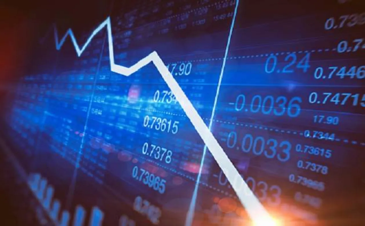 Demonitisation will pull GDP growth by 0.3-0.5 per cent, service and manufacturing suffer the most 