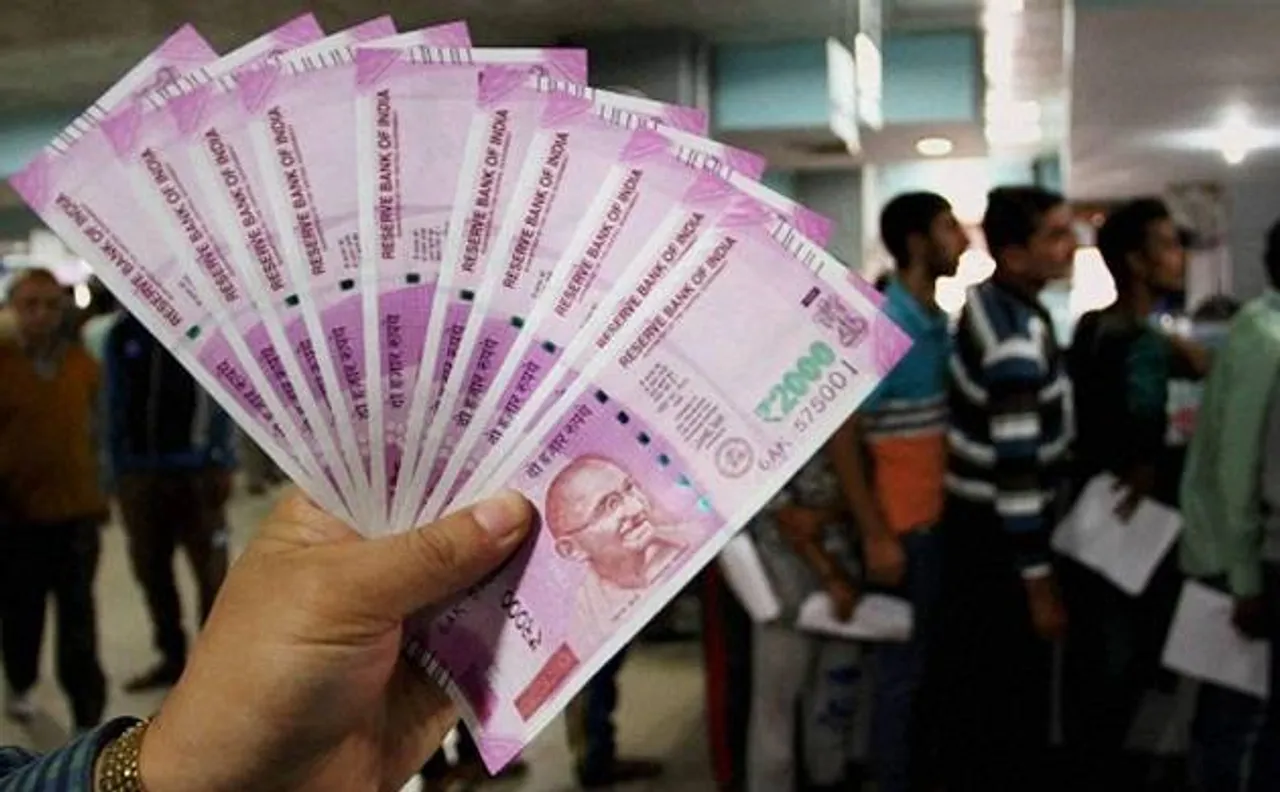 Bank manager delivers cash to ailing senior citizen at MP hospital