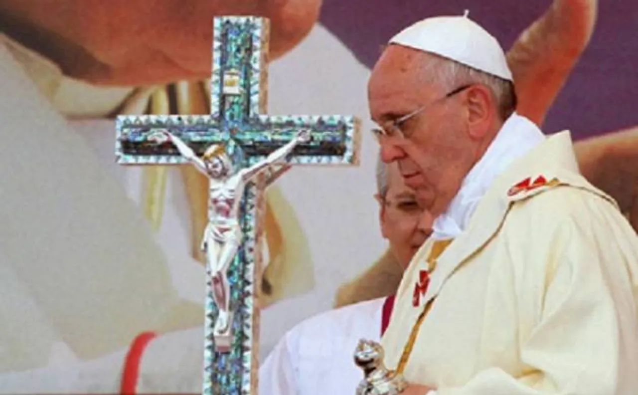 Holy Door at Saint Peter's shut as Pope Francis closes 'Year of Mercy' 