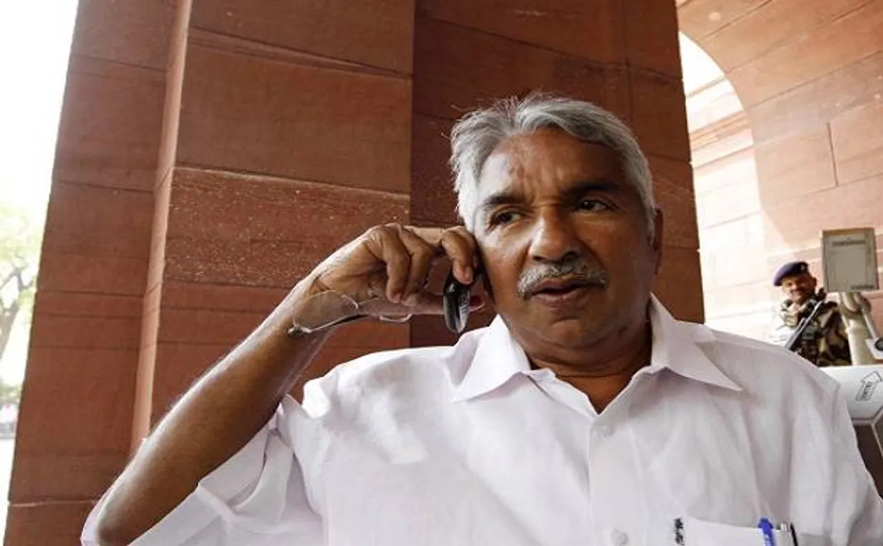 Former Kerala CM Oommen Chandy summoned by Bengaluru Court on December 13
