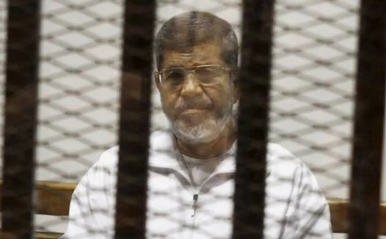 Egypt court revokes life sentence against ex-president Morsi